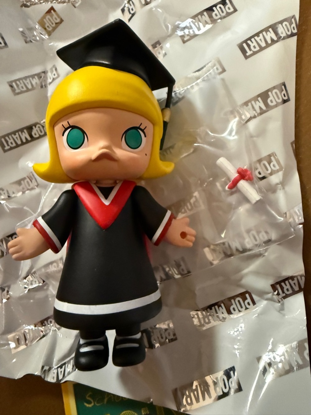 2019 School Life of Molly Kindergarten Vinyl Figure “ Graduate” Super cute 🥰